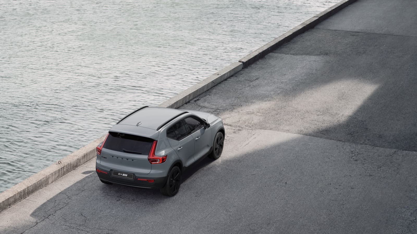 Volvo EX40