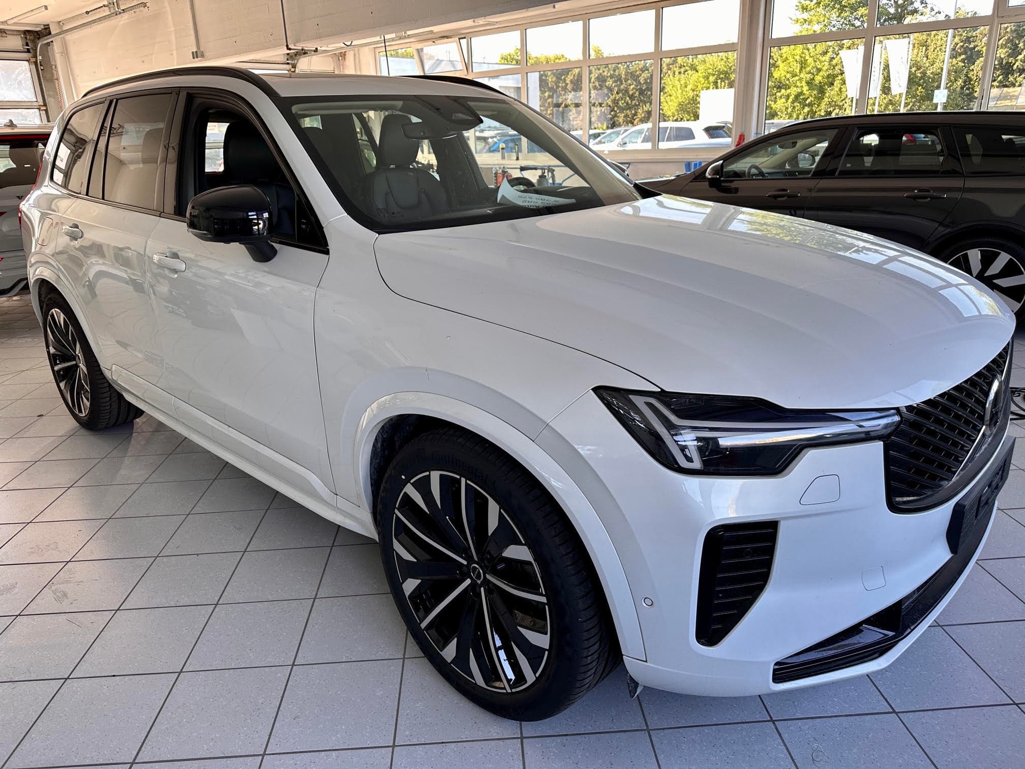 2026 Volvo XC90 Plus T8 AWD